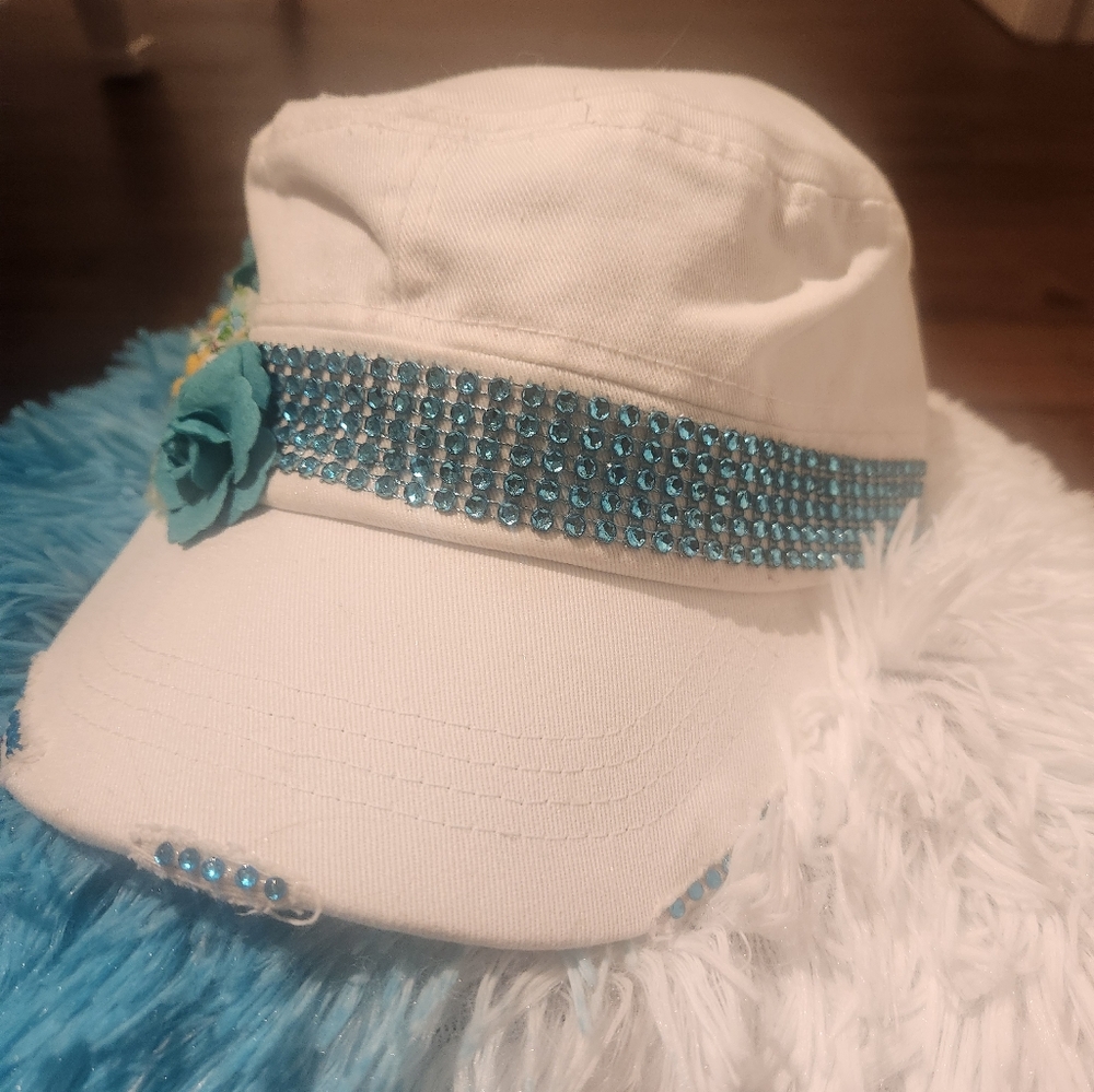 Turquoise accent hat - Picture 2 of 6